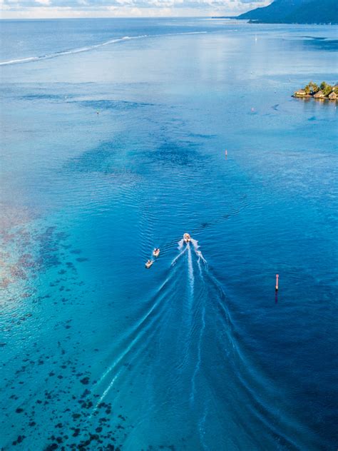 Free Download Aerial View Of Tropical Ocean 4k Ultra Hd Wallpaper