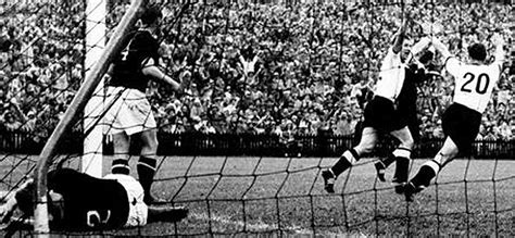 Hungría vs uruguay 1954 (parte 1 de 4).wmv. Suiza 1954 en MARCA.com | Hungría, el campeón moral de 1954