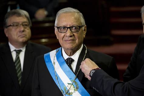 Guatemala Swears In New President After Perez Molinas Resignation