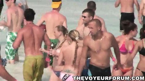 Group Of College Babes Showing Their Tits At The Beach Eporner