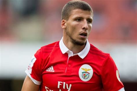 Latest on manchester city defender rúben dias including news, stats, videos, highlights and more on espn. Manchester United News: Why the Red Devils should go for ...