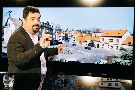 Někdejší bulvární novinář pavel novotný se stal starostou pražské městské části řeporyje. Ruská ambasáda odsúdila zámer postaviť v Prahe pomník ...