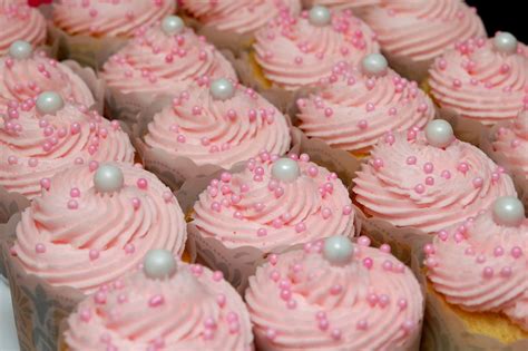Scrumptious Vanilla Cupcakes For A Sweet Birthday Girl Hugs And