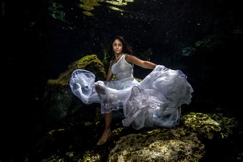 Underwater Cenote Trash The Dress America And Italo