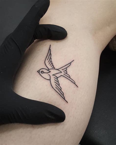 Little Outline Swallow Tattoo Tattoo Outline Swallow Tattoo Bird Outline Tattoo