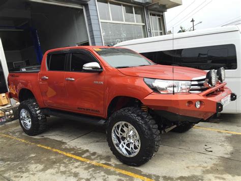 Lift 6' + pro comp lift kit 7' експеримент. The very first modified all-new Toyota Hilux in PH