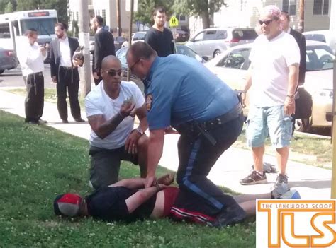 Breaking Photos Robbery Witness Chases Down Suspect Holds Him In Chokehold Until Police Arrive