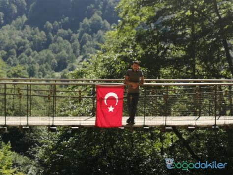 Jun 29, 2021 · artvin'in arhavi ilçesinde bulunan kesme taş mimarisiyle yıllara meydan okuyan tarihi çifte köprüler, bugünlerde düğün fotoğrafı çektiren çiftler nedeniyle yoğun ilgi görüyor. Arhavi Mençuna Şelalesi, Arhavi Şelale