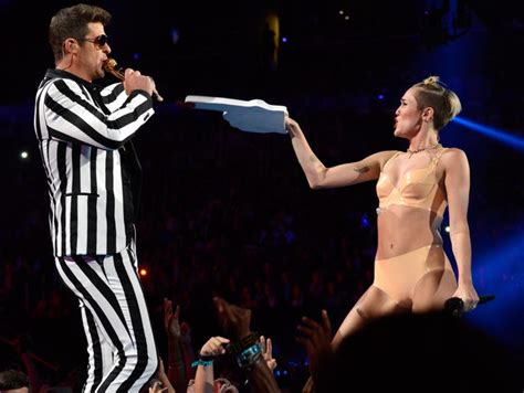Mileys Vma Performance Shocks Celebs