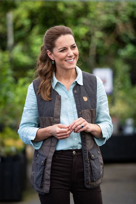 Kate middleton, une maman comme les autres : KATE MIDDLETON at Fakenham Garden Centre in Norfolk 06/19 ...