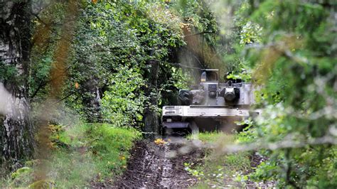 Swedish Cv90 Awaiting American Aggressors [1920x1080] Modern Warfare New Tank Pretty Pictures