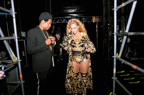 Beyoncé And Jay Z At Concert After Man Runs On Stage Video Popsugar