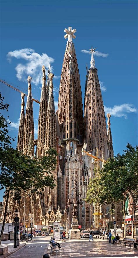 Gaudi Architecture Cathedral Architecture Beautiful Architecture