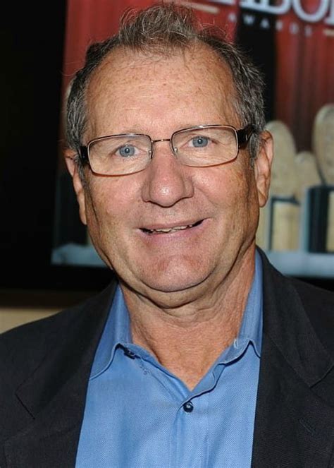 Ed o'neill's starring role as the patriarch on modern family has garnered him an emmy nomination for outstanding supporting actor in a comedy series, the first in his long and accomplished career. Ed O'Neill Height, Weight, Age, Body Statistics - Healthy Celeb