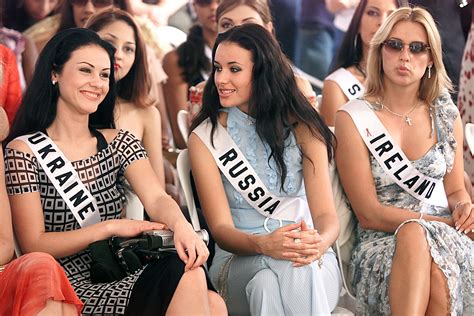 OXANA FEDOROVA MISS UKRAINE AND MISS IRELAND Miss Universe 2002