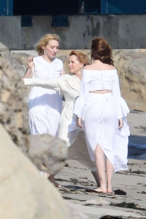 Lea Thompson With Daughters Zoey And Madelyn Deutch On A Photoshoot In Maibu 06 Gotceleb