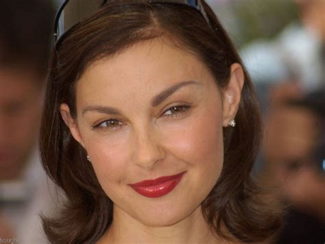 Ashley Judd Celebrity Hairstyles Hairstyles With Bangs Straight