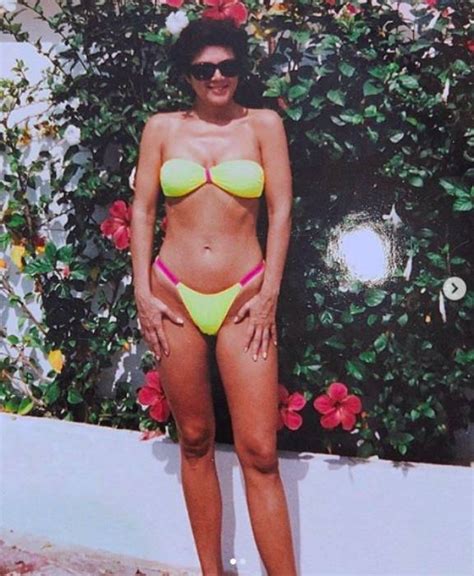 kris jenner reveals incredible bikini body in stunning throwback photo nestia