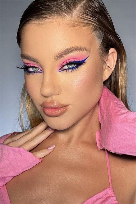 40 Spectacular Pink Makeup Looks White Eyeliner Looks Blue Eyeshadow