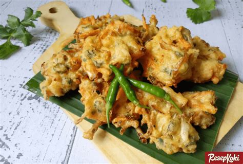 Resep bakwan sayur ini pun mudah dibuat di rumah. Aneka Gorengan Indonesia Populer yang Bikin Ngiler