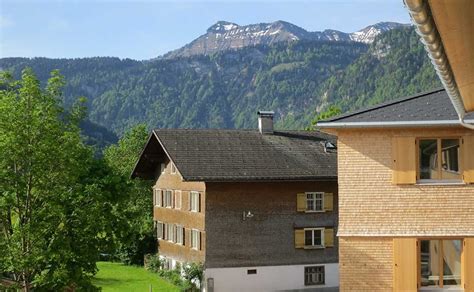 Geniessen sie die traumhaften sonnenuntergänge und den unverbaubaren weitblick. WOHNEN - Sennhus Schwarzenberg