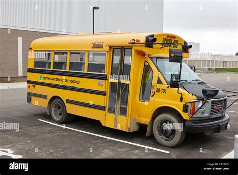 Autobús Escolar Amarillo Fotografías E Imágenes De Alta Resolución Alamy