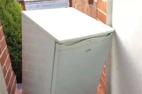 Fridge Dumped On Woman S Doorstep And She Vows To Find Out Who Has Done It Grimsby Live