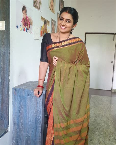 Beautiful Serial Actress Sujitha Latest Saree Photos Hd