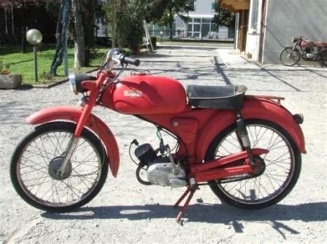 Arkadaşlar bianchi motorsiklet işine girmiş , italyan çin ortak yapımıymış, satıcının dediğine göre, motorsiklette en sık arıza yapan parçaları tesbit etmişler. Vendo BIANCHI FALCO 48cc