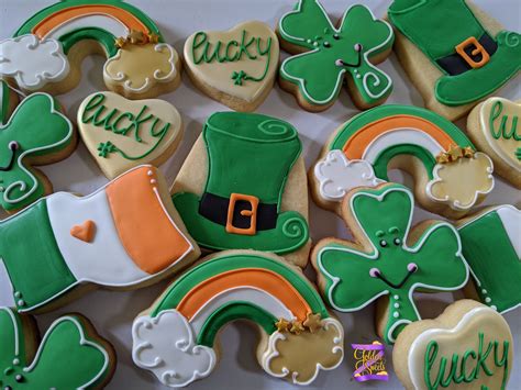 Make a 1 inch green stripe on the left side of the rectangles and a 1 inch orange strip on the right side, leaving the middle one inch unfrosted. 24 St.Patrick's Day Celebration Happy Lucky Custom Cookies ...