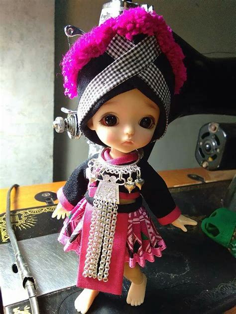 ปักพินโดย Mordollhouse ใน My Hmong Doll ตุ๊กตา แพทเทิร์น ม้ง