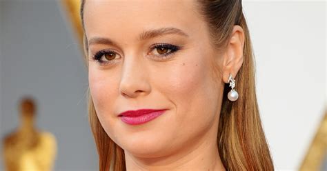 Brie Larson Matching Makeup To Outfit Oscars 2016