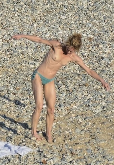 Vanessa Paradis Topless 5 Photos Thefappening