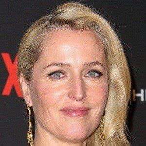 She was began her career as a waitress in new york. Gillian Anderson - Bio, Facts, Family | Famous Birthdays