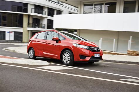 Honda jazz 2015 2018 images interior exterior photo gallery 100 images carwale. SOCIAL SHARE