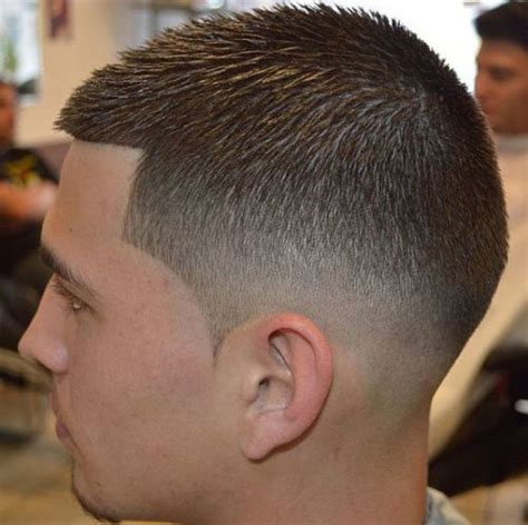 This classic technique is used to effectively taper men's hair and is a type of haircut that leaves little or no hair at the sides and back of the head. 1 Fade Haircut (With images) | Medium fade haircut, Mid ...