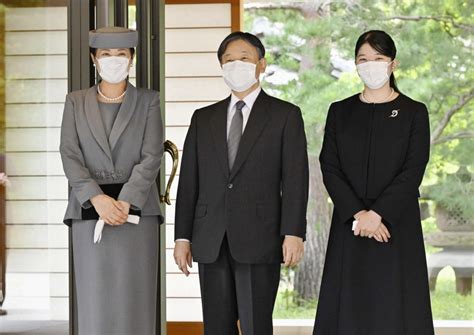 Japan Emperor Empress Leave For Queen Elizabeths State Funeral