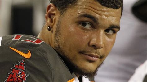 Mike evans is an nfl wide receiver. Mike Evans gets in a fight at a night club - in March ...
