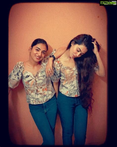 Nazriya Nazim Instagram 👯‍♀️ Posers Gethu Cinema