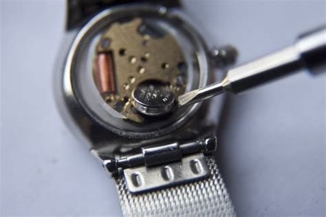 How To Replace A Skagen Watch Battery Leaftv