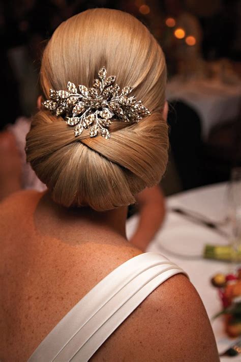 A bridal hairstyle can be a lovely thing, but when you keep it to a bare minimum, it will look elegant. 15 Elegant and Chic Sleek Updo Hairstyles for Women ...