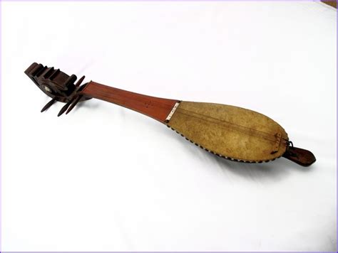Tamborin mempunyai kemiripan dengan alat musik sejenis yang biasa kita ditemukan di daerah asia tengah, cina, india, peru, serta greenland. Mengulas 20 Alat Musik Tradisional Sumatera Utara yang Khas dan Kaya