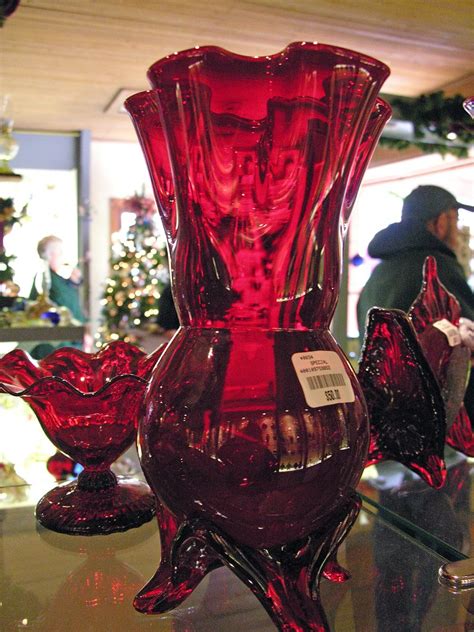 Red Glass Vase Next To The Glass Making Shed In Dollywood … Flickr