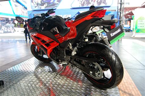 Hasil mpdifikasi ringan ringan saja ninka 250 fi 2019 hijau ninja250fi ninja250fi2015 modifikasininja250fi. Kawasaki Ninja 250 Fi Modifikasi Terbaru - Thecitycyclist