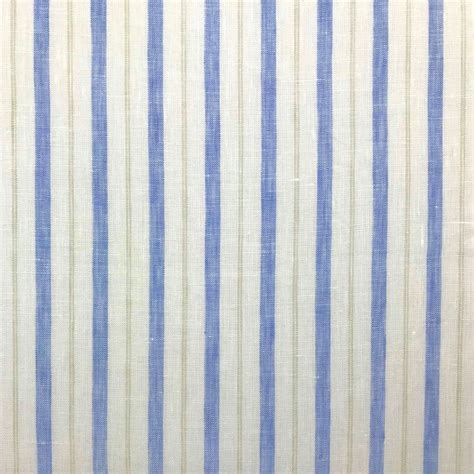 Code Promo Lili Sur La Toile - Coupon de tissu en toile de lin rayée bleue et beige sur fond blanc