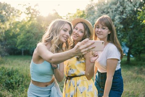 Group Of Girls Friends Take Selfie Photo Stock Image Image Of Group Park 118038521