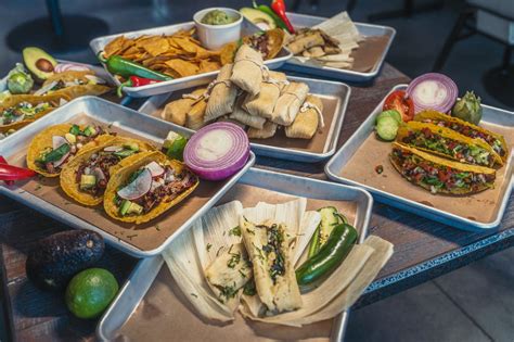 Michael Symon Now Serves Mexican Dishes At Mabels Bbq Eater Vegas