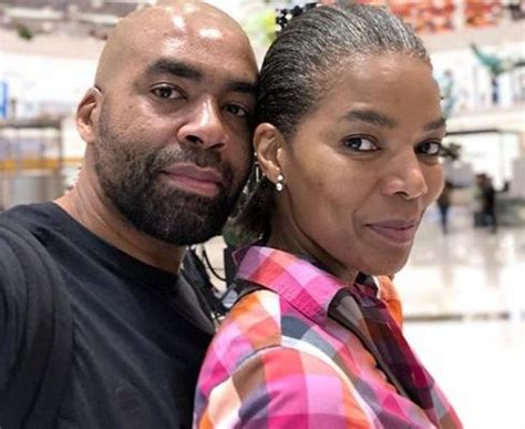 Connie ferguson pays tribute to late shona at his funeral. Shona and Connie Ferguson pay tribute to late Dad | Fakaza ...