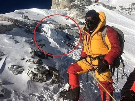 Perfectly preserved body of 1924 mount everest victim george mallory. How To Remove Dead Bodies From Mount Everest | Mountain Planet