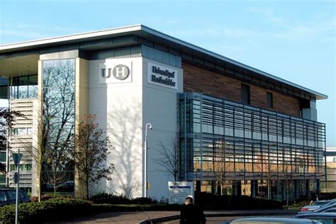 The university of hertfordshire (uoh) is a public university in hertfordshire, united kingdom. Chancellor's international awards in UK, 2020